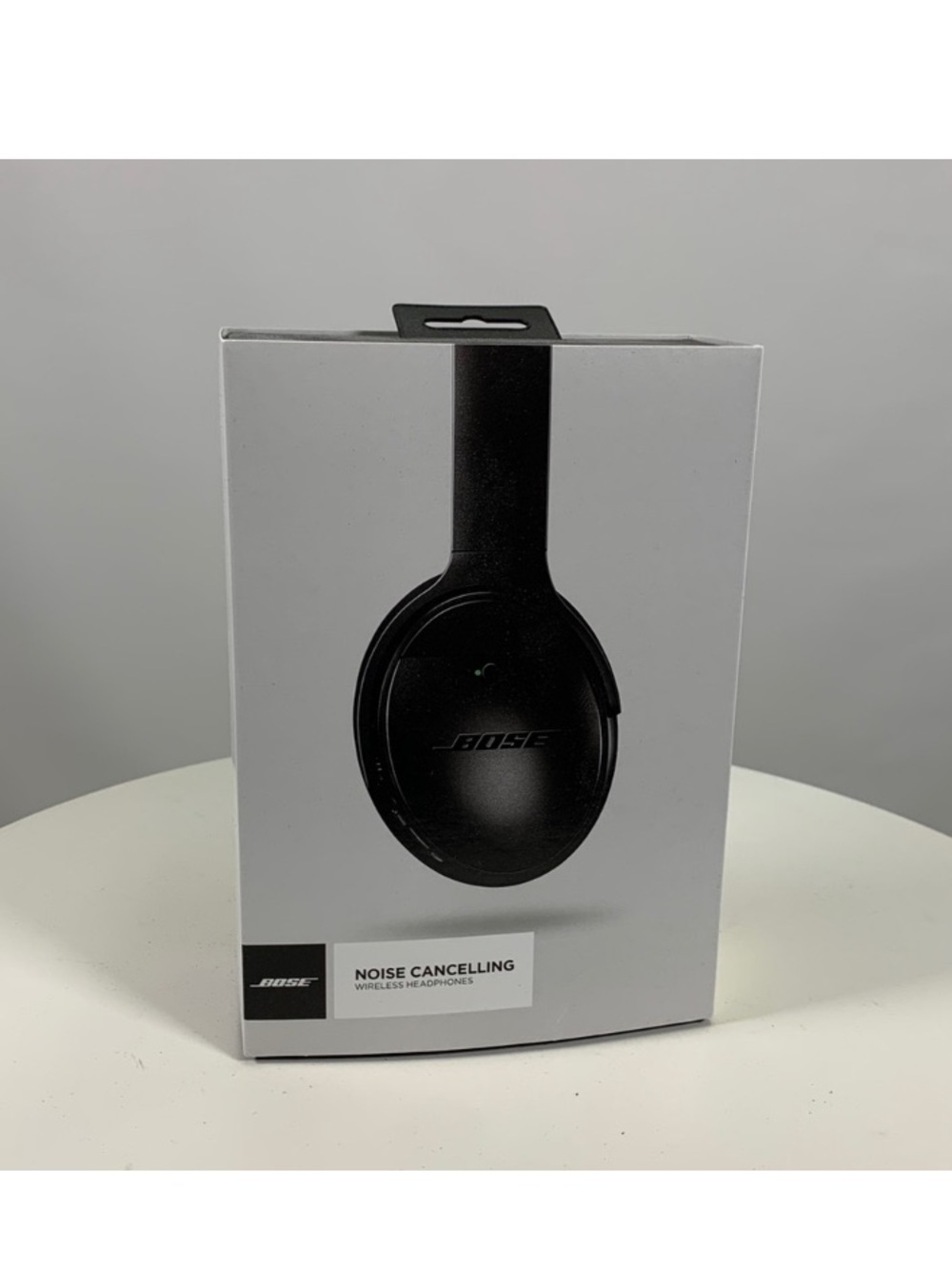 Bose Quietcomfort 35 Noise Cancelling Wireless Headphones with Case